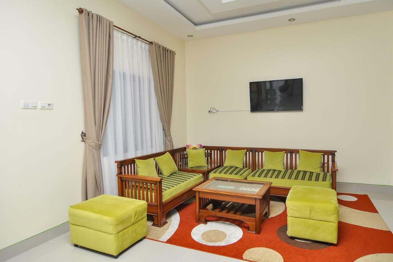 Oyo 838 Sanjaya Homestay Syariah Bukittinggi Exterior foto